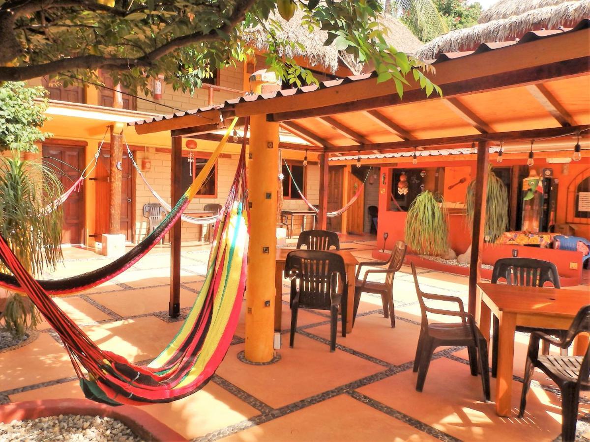 Hotelito Swiss Oasis - Playa Zicatela - Adults Only Пуерто Ескондидо Екстериор снимка